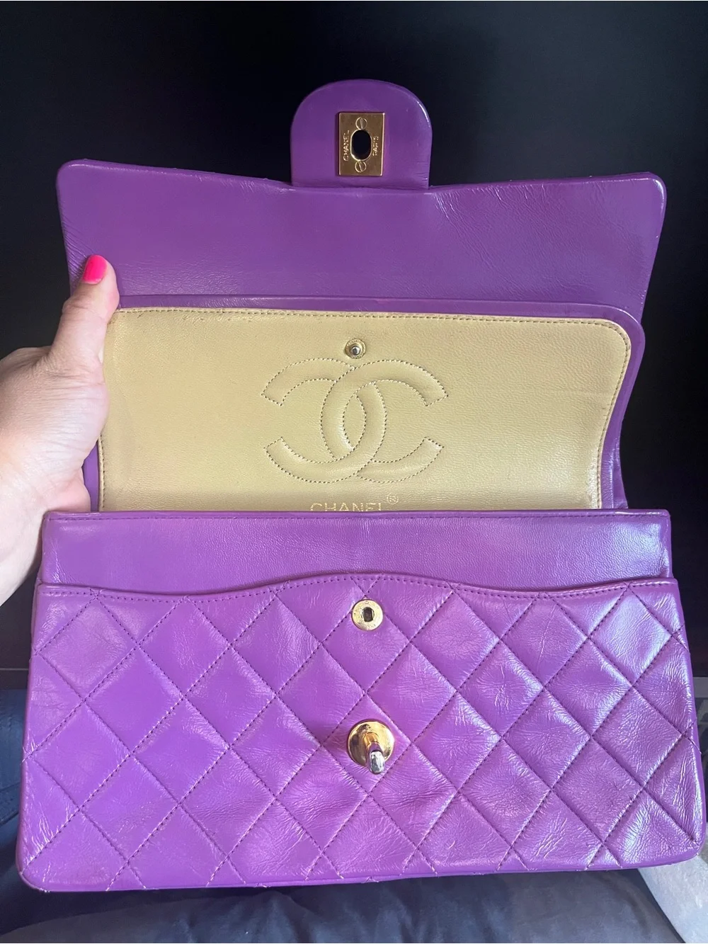CHANEL Quilted Lambskin Shoulder Bag in Vibrant Purple 24KT Gold plated Chain - Picture 6 of 10